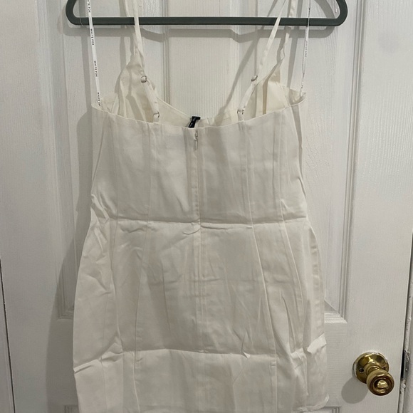 White Fox - Picture 4 of 4